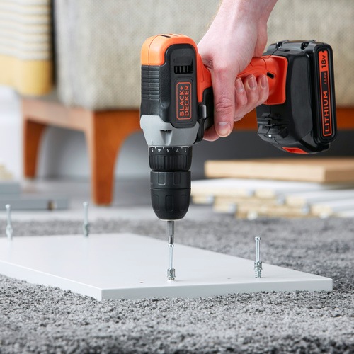 Black and Decker - 18V     15h   400mA - BCD001C1