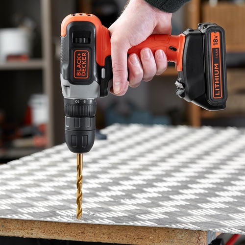 Black and Decker - 18V     15h   400mA - BCD001C1
