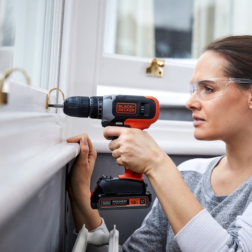 Black and Decker - 18V     15h   400mA - BCD001C1
