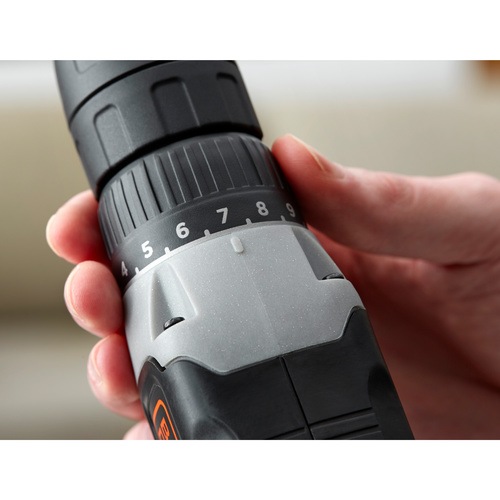 Black and Decker - 18V     15h   400mA - BCD001C1