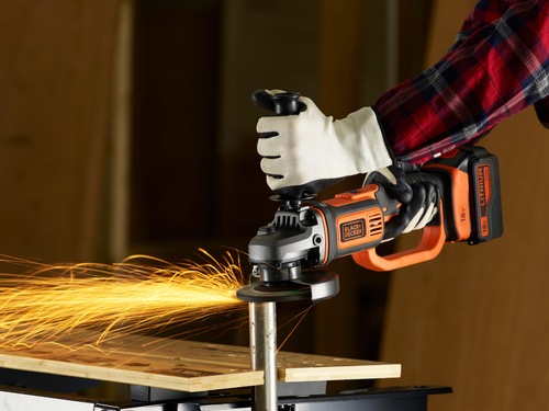 Black and Decker - 18V 40 Ah LIION   - BCG720M1