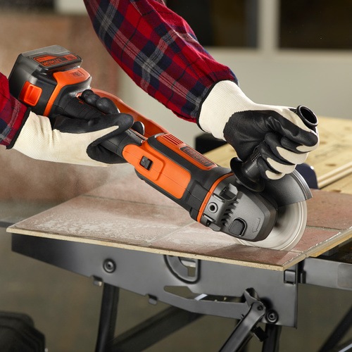 Black and Decker - 18V 40 Ah LIION   - BCG720M1