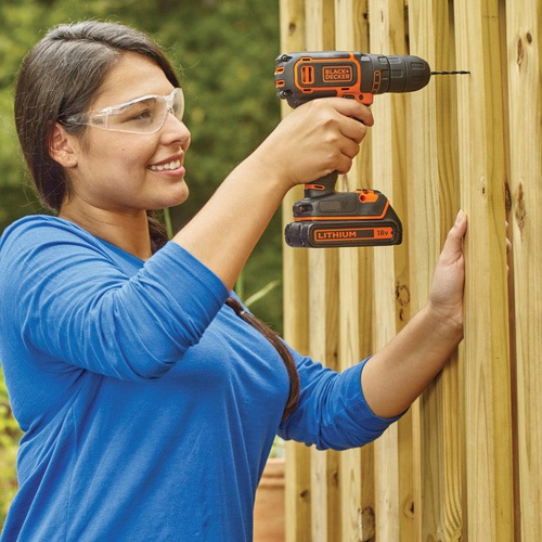 Black and Decker - 18V      1A   - BDCDC18K1