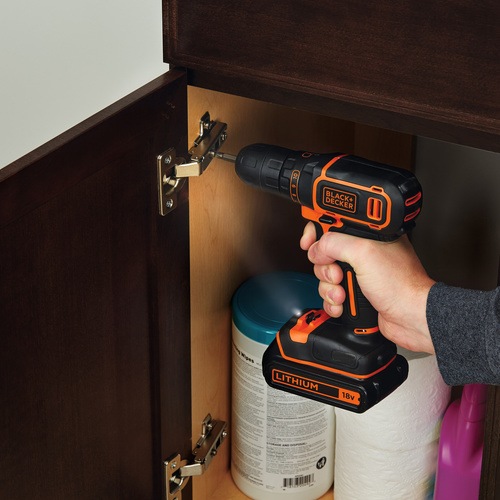 Black and Decker - 18V      1A   - BDCDC18K1