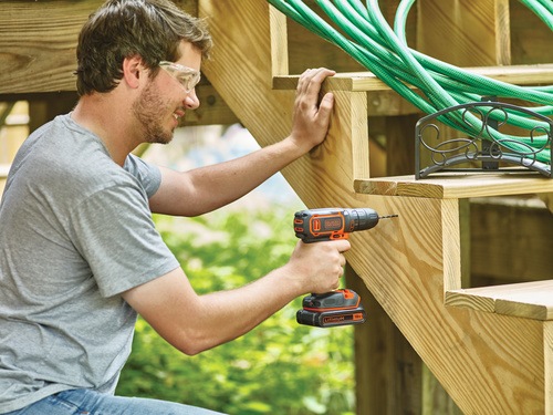 Black and Decker - 18V       400 mA   - BDCDC18KB