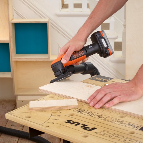 Black and Decker - 12V    USB  - BDCDS12N
