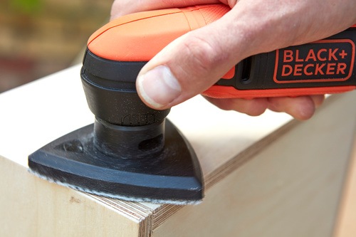 Black and Decker - 12V    USB  - BDCDS12N