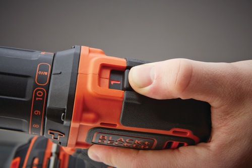 Black and Decker - 18V   2 400mA 2 - BDCHD18KB
