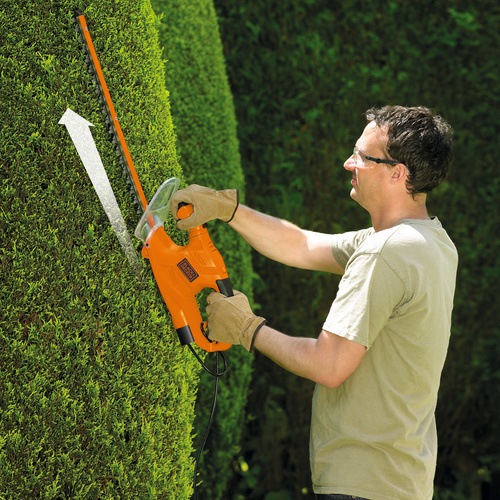 Black and Decker - EL 500W hedge trimmer 55cm blade - BDHT55