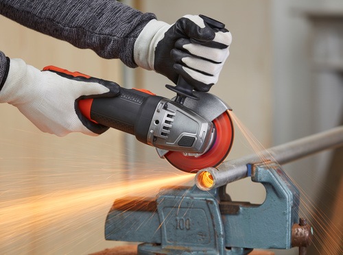Black and Decker - 900W 115MM   - BEG210