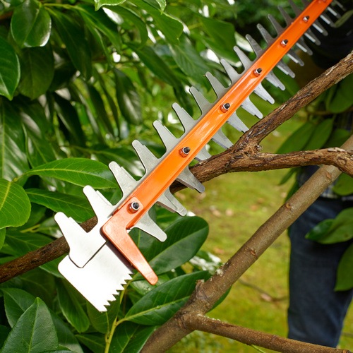 Black and Decker - 550W     60cm - BEHTS451