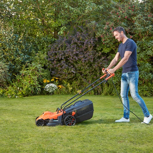 Black and Decker - 1400W   34m     - BEMW461BH