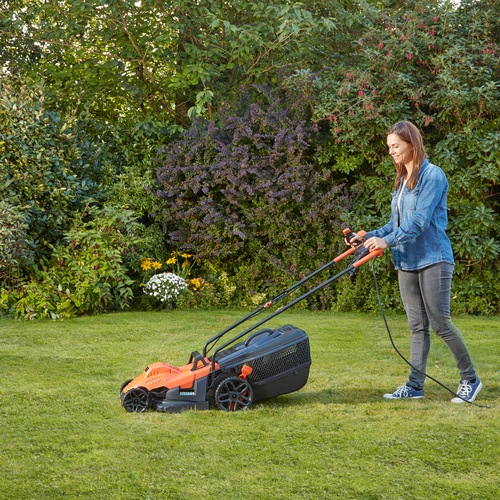 Black and Decker - 1400W   34m     - BEMW461BH