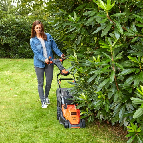 Black and Decker - 34cm 1400W     EasySteer - BEMW461ES