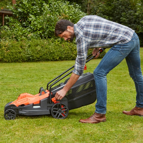 Black and Decker -   1800W 42cm   EasySteer - BEMW481ES