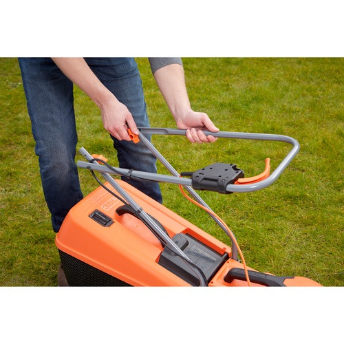 Black and Decker - 1200W 32CM   - EMAX32S