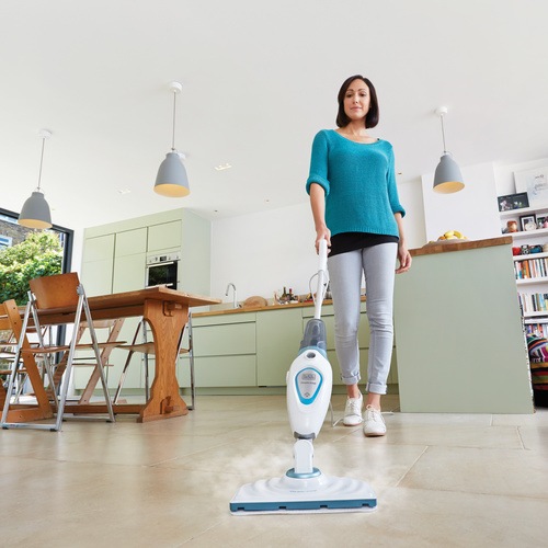 Black and Decker - 1300W steammop   - FSM1605