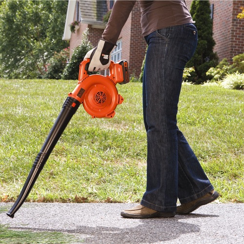 Black and Decker - EL 18V LiIon Cordless Sweeper 20Ah - GWC1800L20
