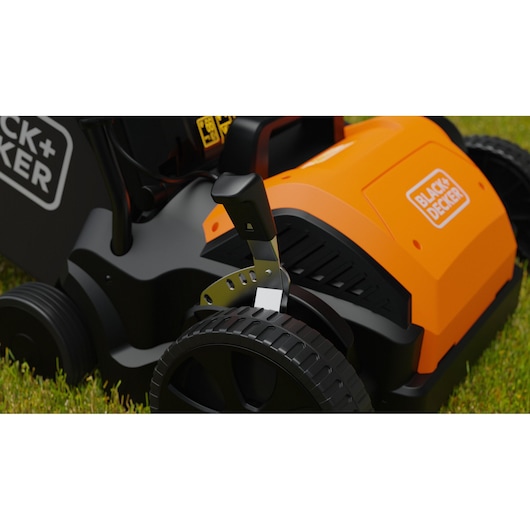 Close up view of the BLACK+DECKER BEOEP320 30cm 1200W Corded Scarifier height adjustment lever