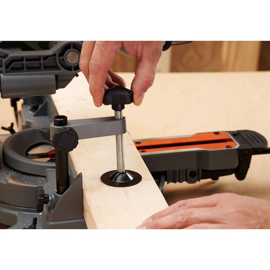 BLACK+DECKER Mitre saw clamp
