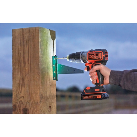 18V Brushless Κρουστικό Δραπανοκατσάβιδο + 2 Μπαταρίες + Φορτιστής 400mA + Κασετίνα