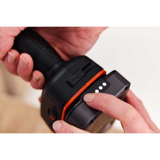 The charge display of a POWERCONNECT™ battery pack in the BLACK+DECKER® 18V Brushless Hammer Drill.
